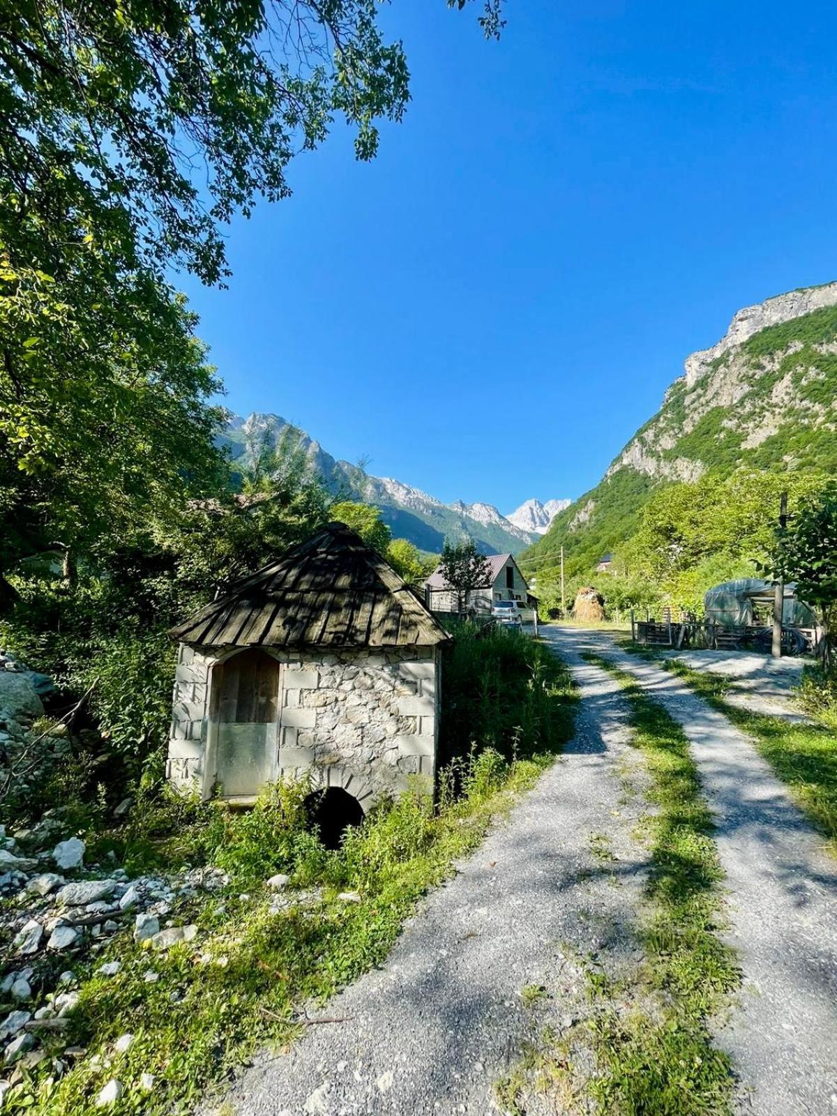 Hotel Mountain Oasis à Valbone Extérieur photo