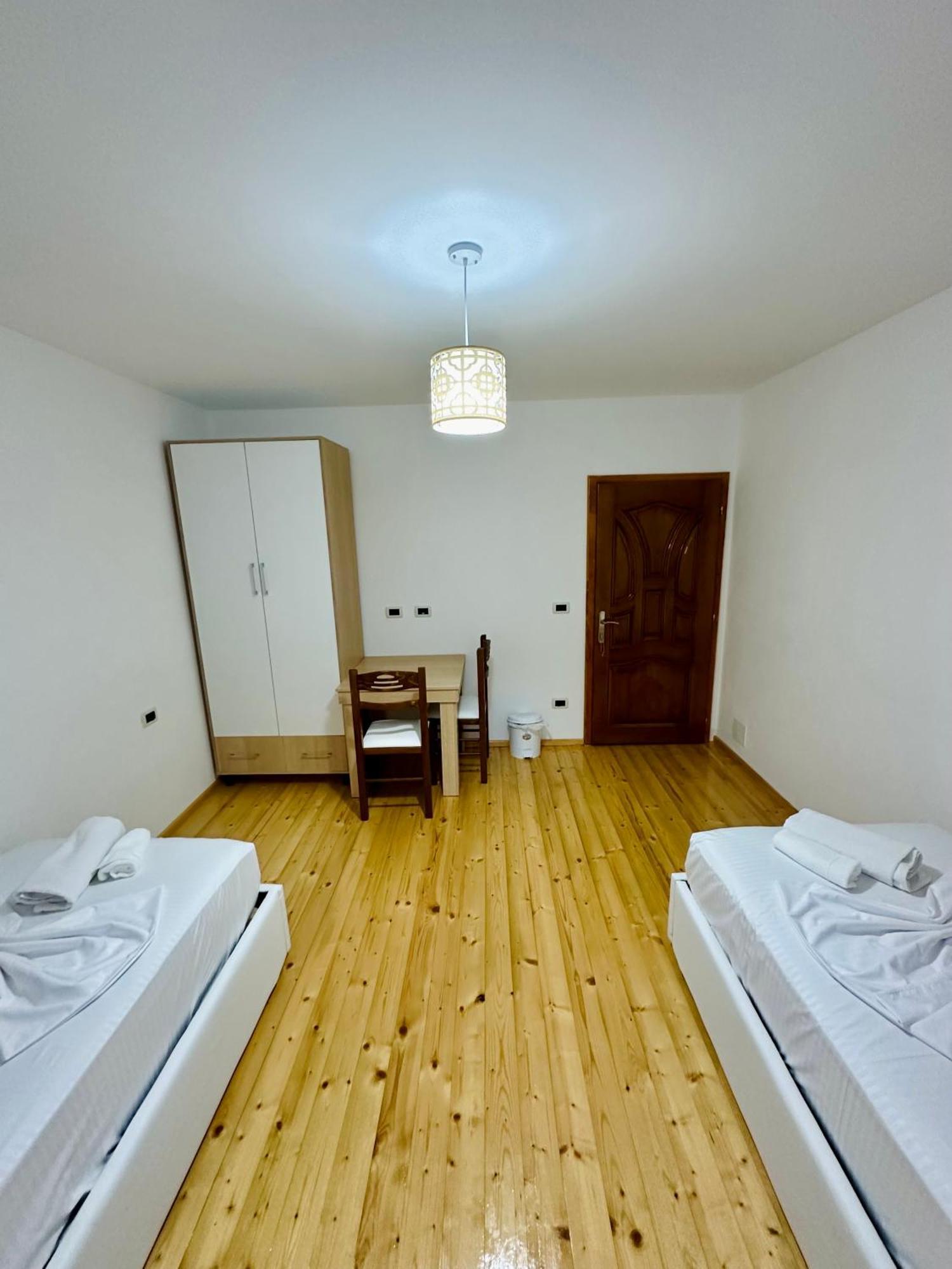 Hotel Mountain Oasis à Valbone Extérieur photo