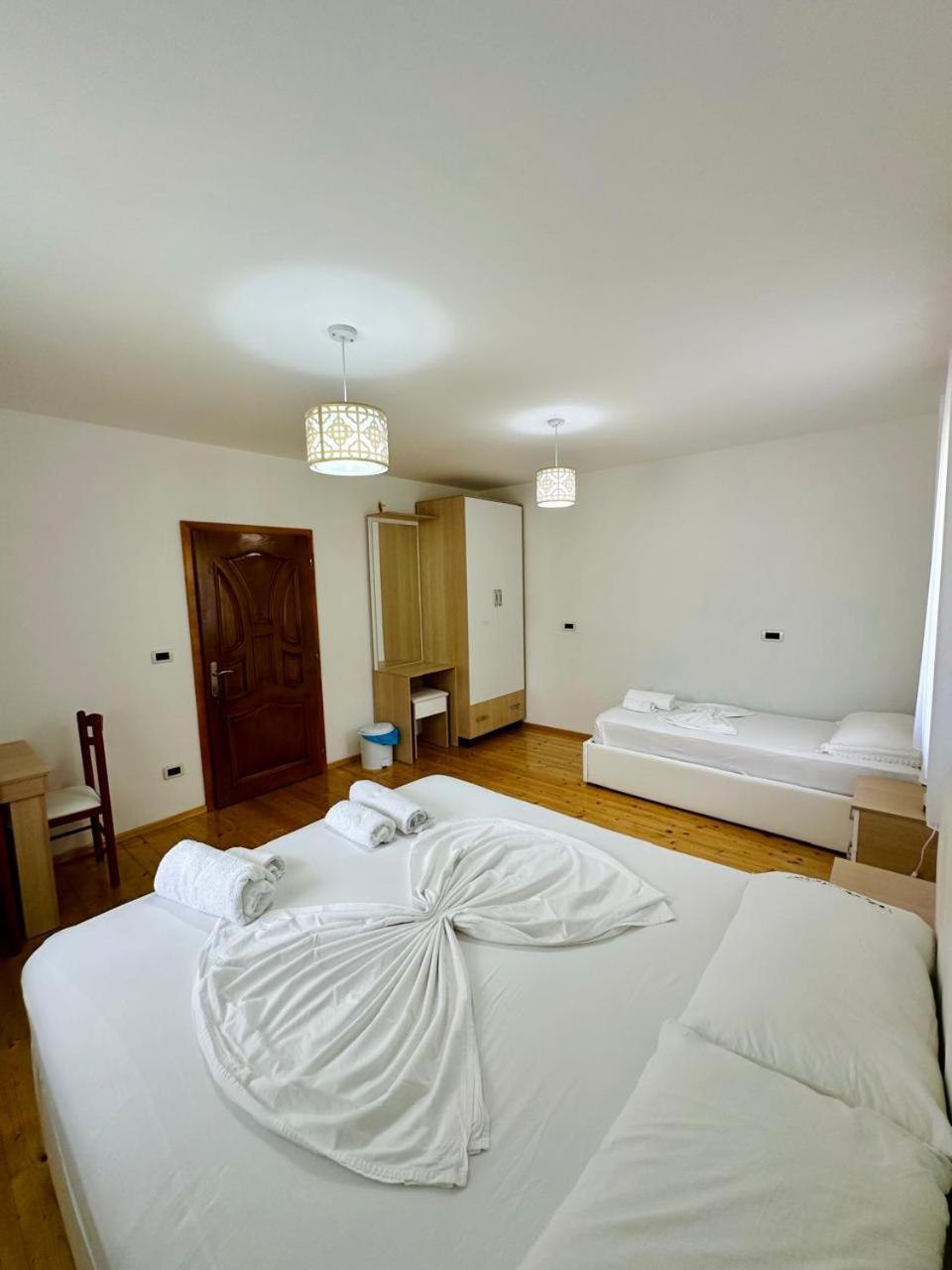 Hotel Mountain Oasis à Valbone Extérieur photo