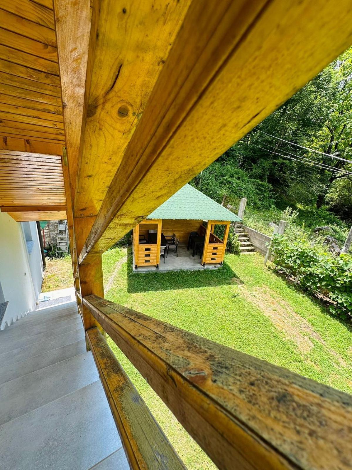 Hotel Mountain Oasis à Valbone Extérieur photo