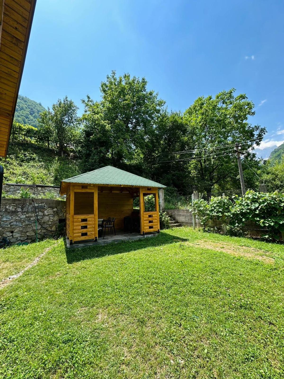 Hotel Mountain Oasis à Valbone Extérieur photo